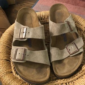 Mens size 10 (euro 43) Suede Arizona slides